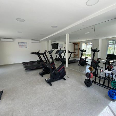 Apartamento Encantador Com Piscina Apartment Гуаружа Екстериор снимка