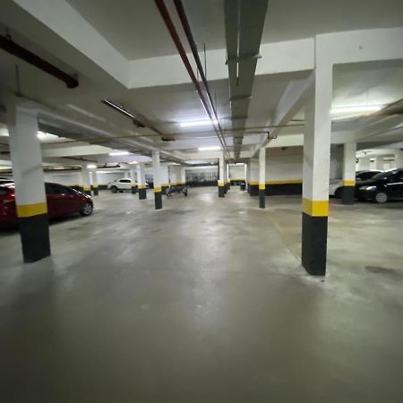 Apartamento Encantador Com Piscina Apartment Гуаружа Екстериор снимка